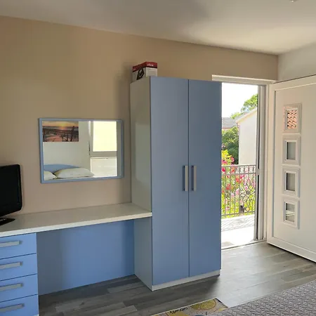 Americana Apartment *