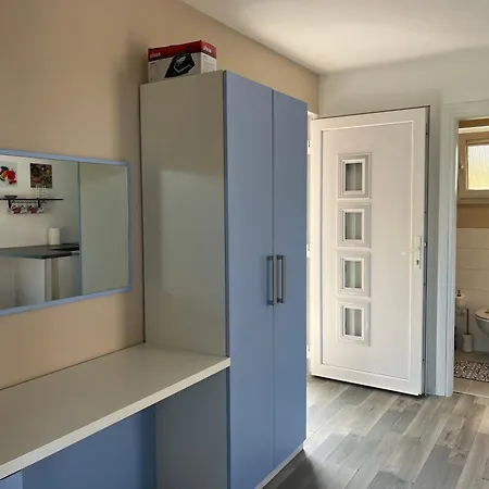 Americana Apartment *