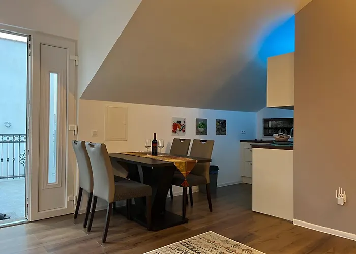 Americana Apartment